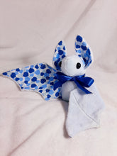 Cargar imagen en el visor de la galería, Murcielago corazones