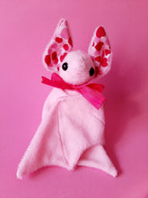 Cargar imagen en el visor de la galería, Murcielago corazones