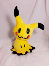 Cargar imagen en el visor de la galería, Mimikyu amarillo
