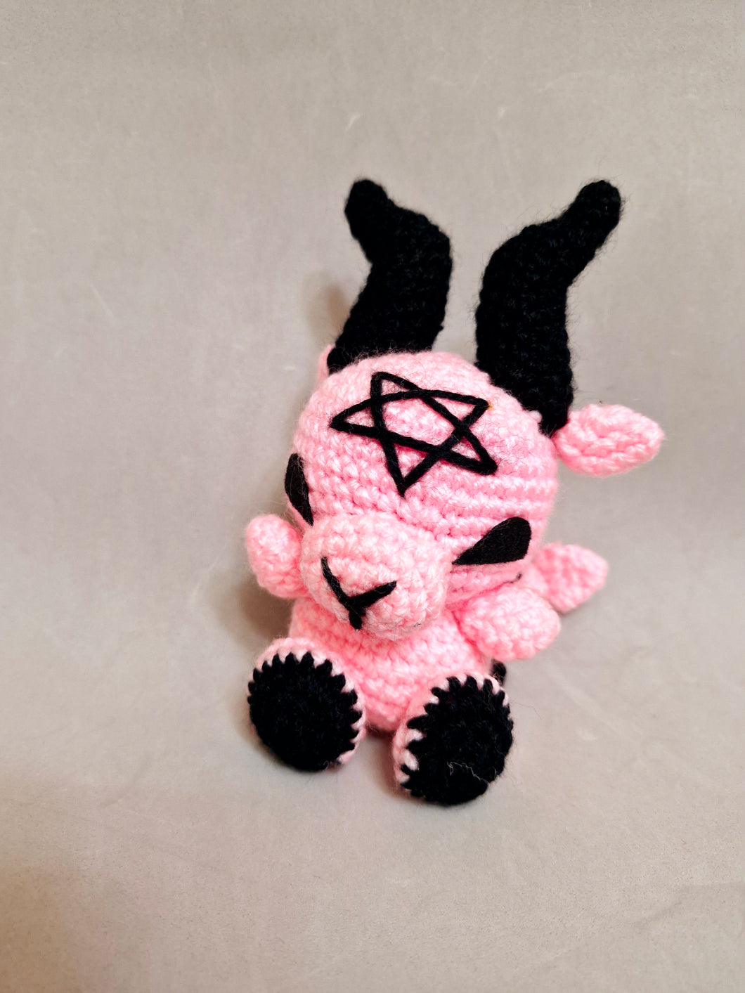 Baphomet rosa pequeño