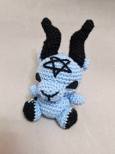 Cargar imagen en el visor de la galería, Baphomet azul pequeño
